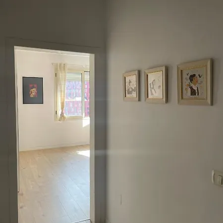 Urban Comfort Oasis דירה טיראנה