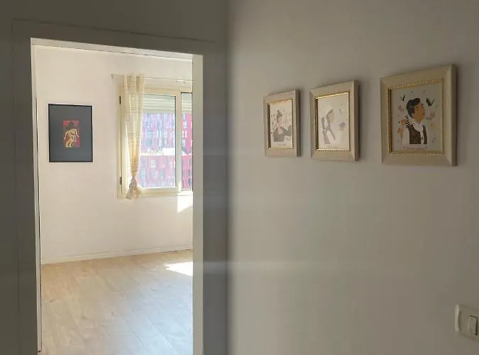 Urban Comfort Oasis アパート ティラナ